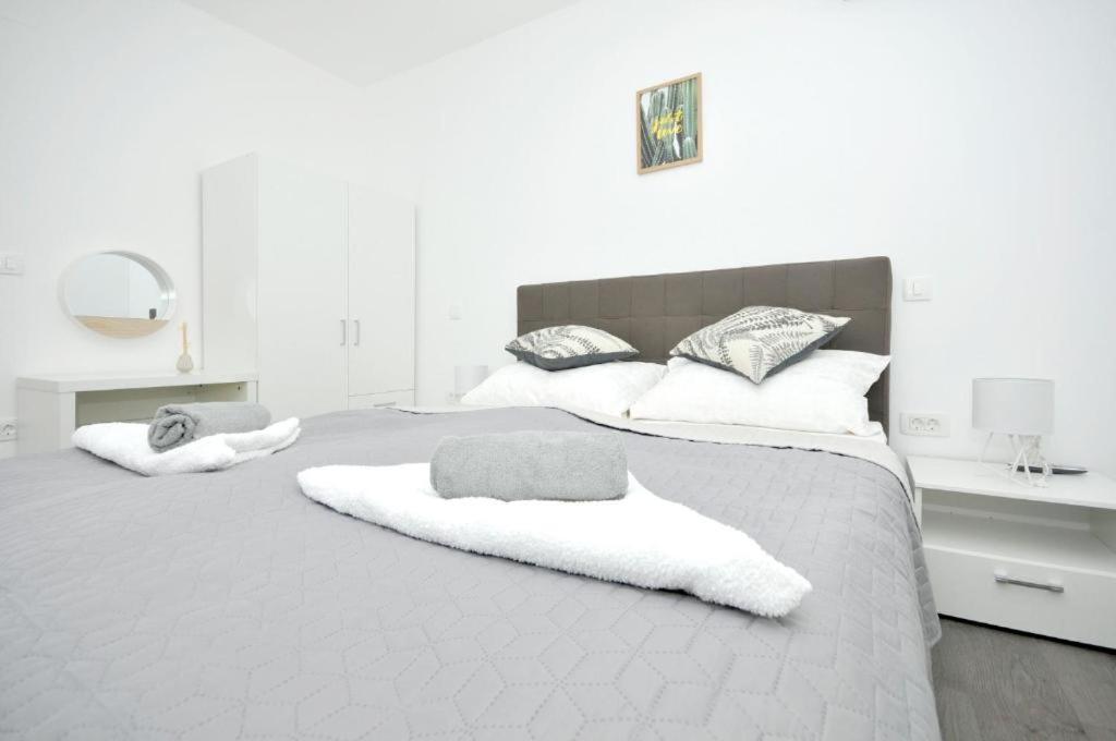 Villa Carolina Trogir Eksteriør billede