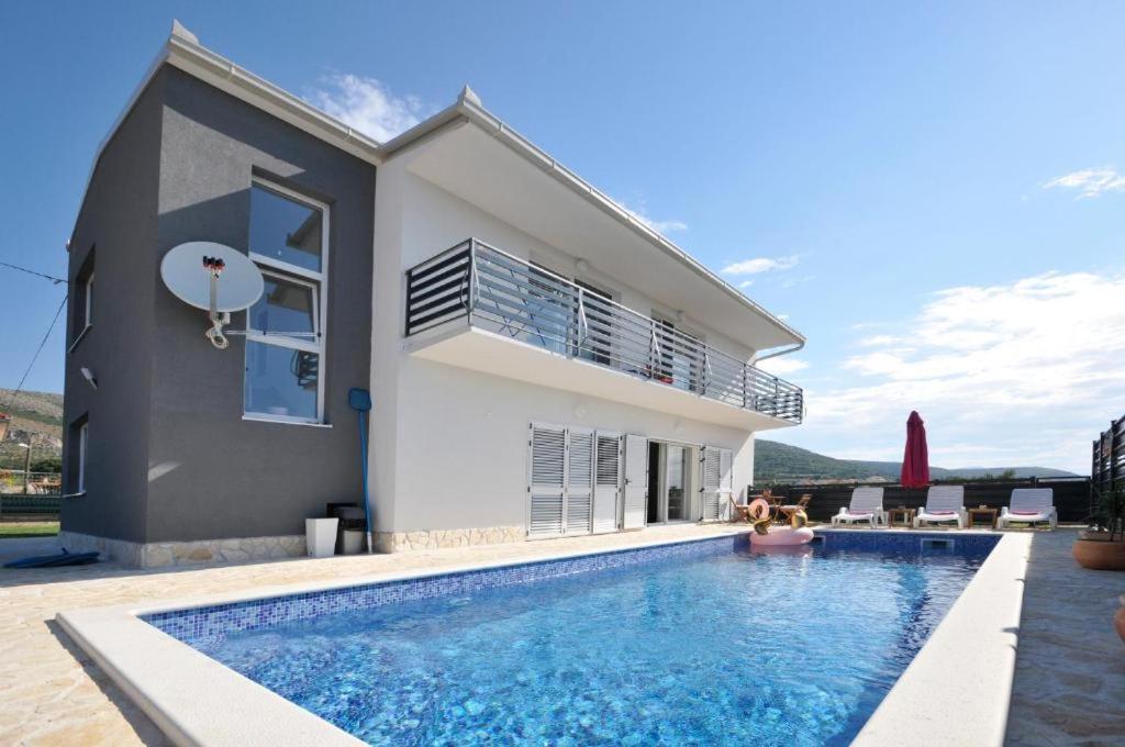 Villa Carolina Trogir Eksteriør billede