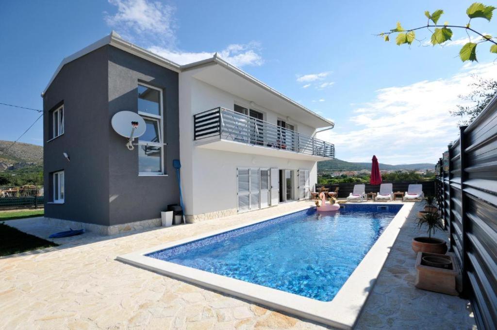 Villa Carolina Trogir Eksteriør billede