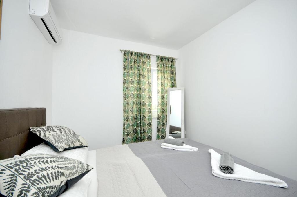 Villa Carolina Trogir Eksteriør billede